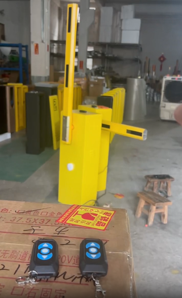 How does remote control boom gate work